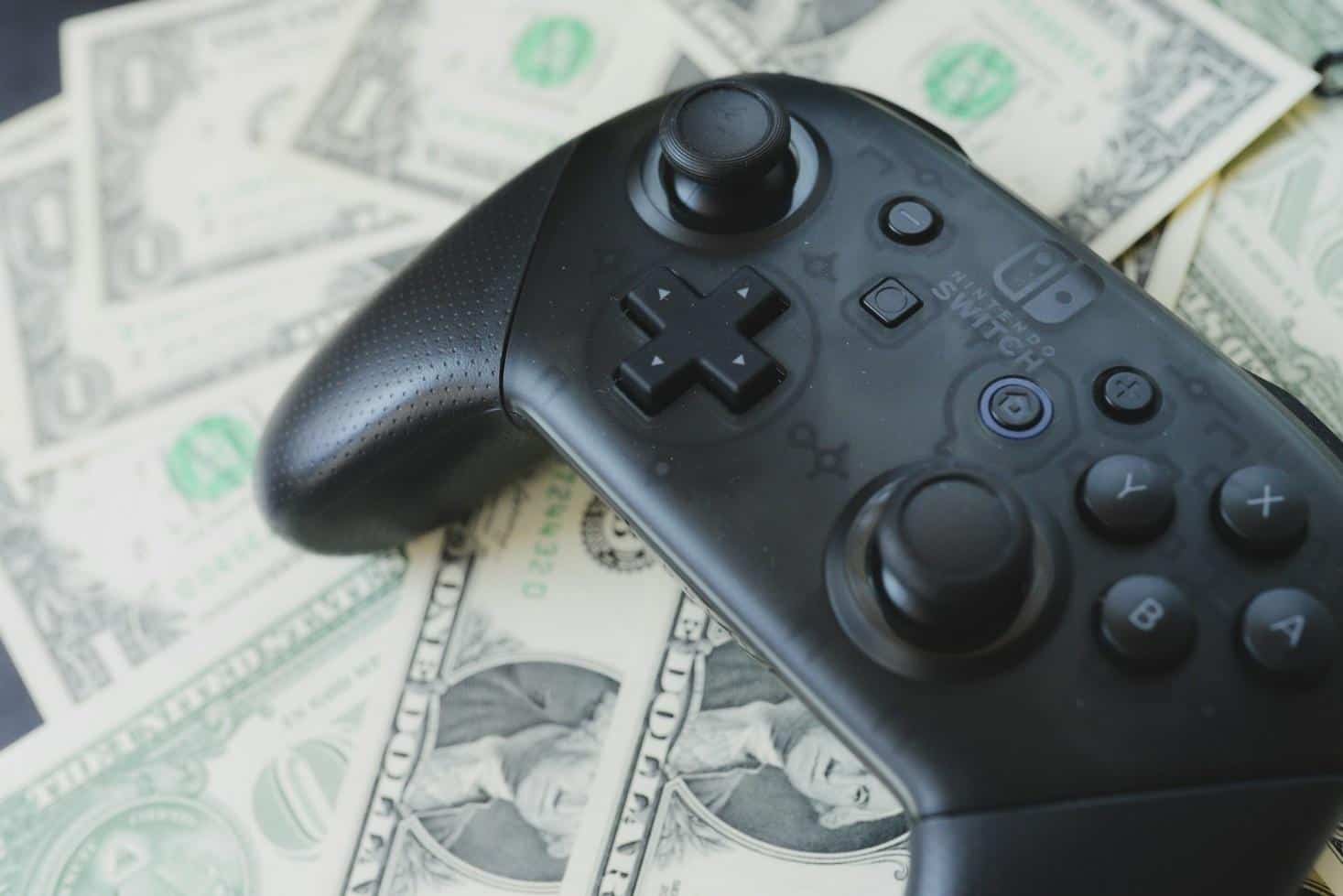 money and game pad